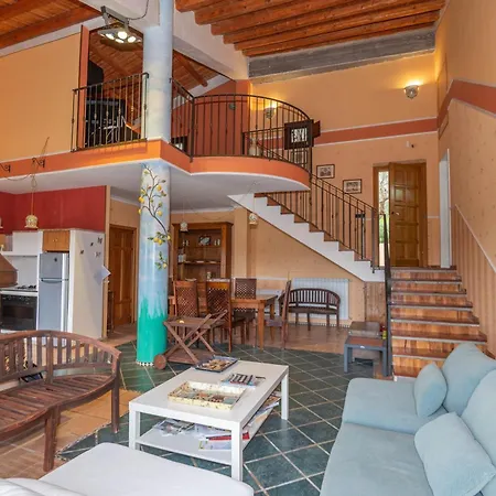 La Loggia Wanderlust Experience Villa *